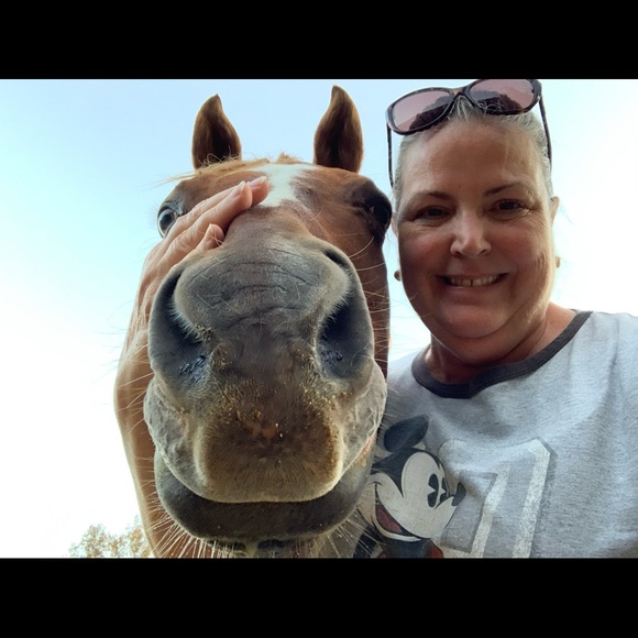 Meet your Posher, Jana - Picture 2 of 2